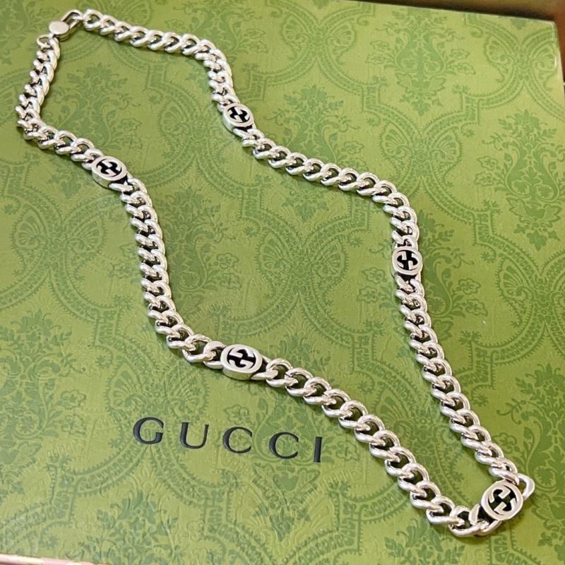 G*u*i necklaces